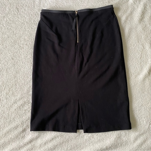 Carmen Marc Valvo Black stretch Pencil skirt back gold zip size small​​​​​​ - Picture 3 of 6